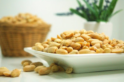 biotin, nuts