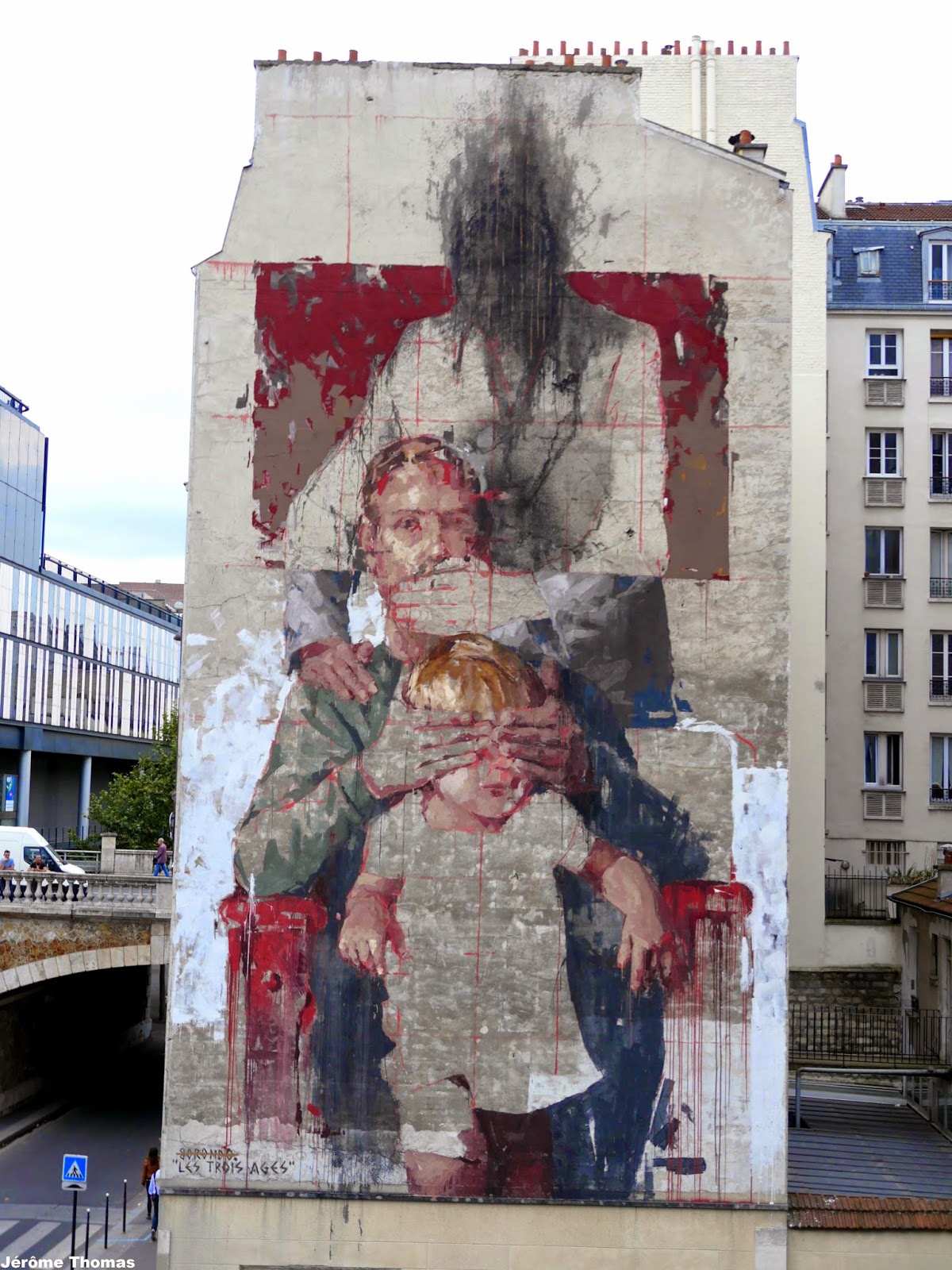 Borondo paints “Les Trois Ages”, a new mural in Paris