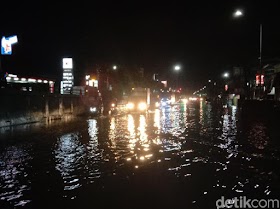 Banjir Berwarna Hitam-Berbau Busuk di Kudus Meluas ke Jalur Pantura