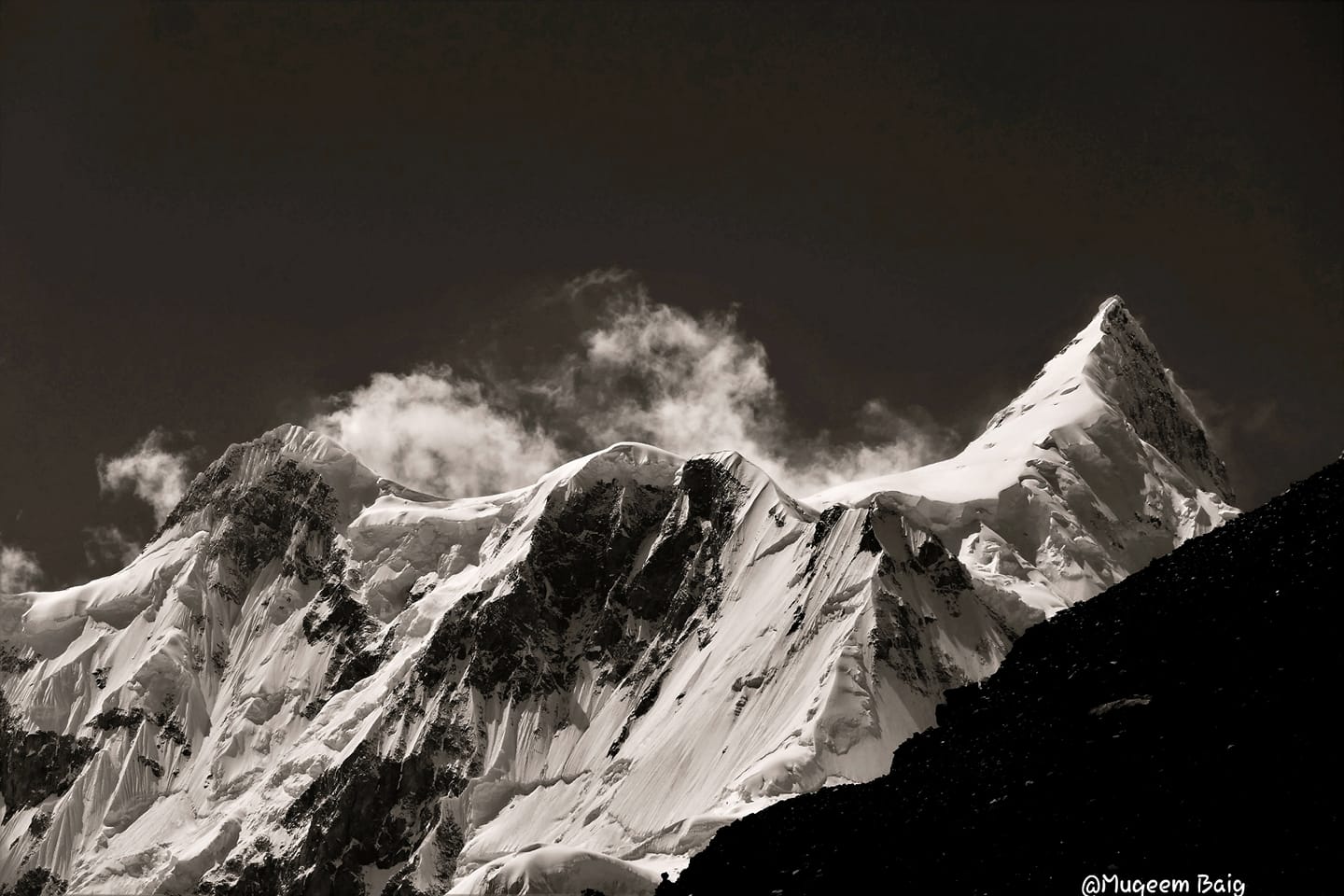 Highest Batura Muztagh Karakoram. list of peak in Hunza valley. right Shispare Peak/Shishpare Sar 7611 m and left Ghenta peak 7090 m Batura Muztagh Karakoram Hunza, Gilgit Baltistan Pakistan.