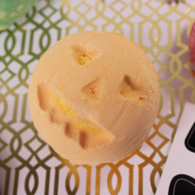 LUSH Pumpkin Bath Bomb Review