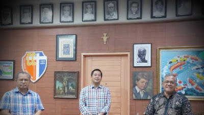 Tak Lupa Jasa, Legalisir Ijazah di Jakarta, Steven Kandouw Berkesempatan Silahturami dengan Guru Pembimbing