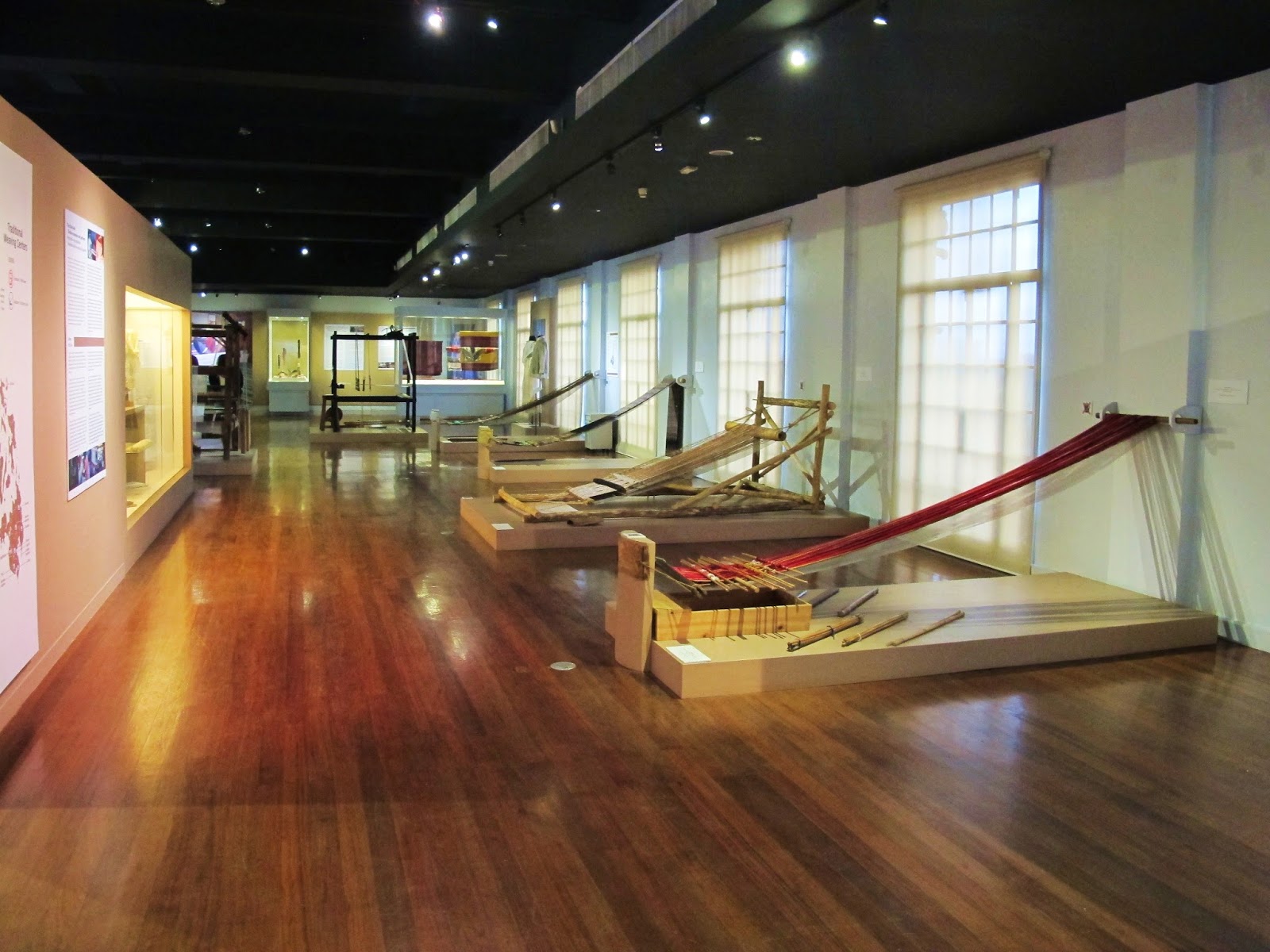 Gridcrosser Wonder World of Weaves The Textile Galleries of the