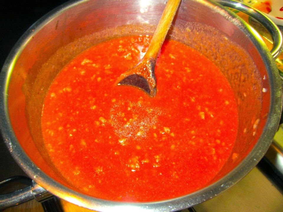 Tomato Sauce From Scratch with Mama Isa