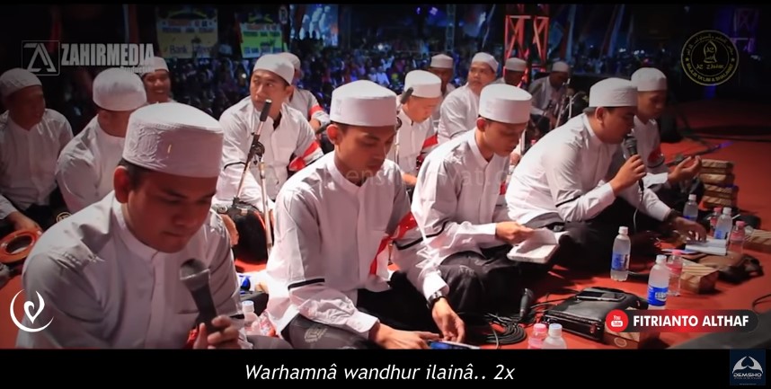 Lirik dan Teks Sholawat Ya Tawwab Tub Alaina AzZahir