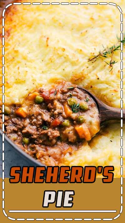 The ultimate BEST EVER Shepherd's Pie! A delicious and simple dinner! via chelseasmessyapron.com #shepherd #pie #dinner #casserole #easy #quick #holiday #leftover #leftovers #beef #gravy #vegetables #healthy #potatoes #mashed #kidfriendly