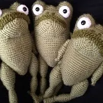 http://www.ravelry.com/patterns/library/frog-17#
