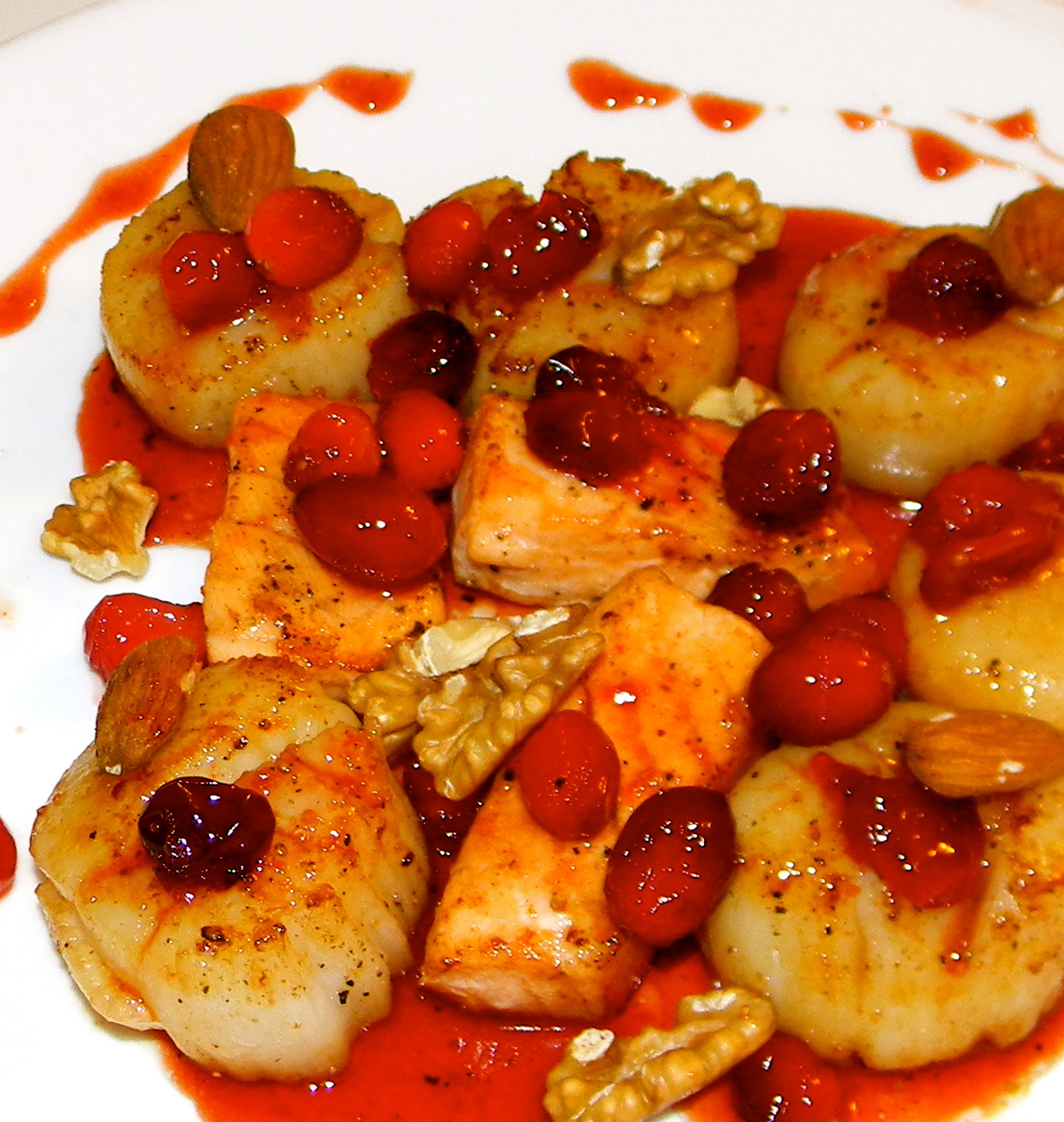 Step by Step in the kitchen Scallops and Salmon with a Cranberry and