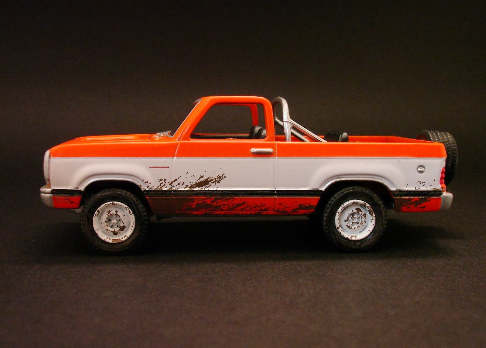 Diecast Hobbist 1978 Dodge Ramcharger