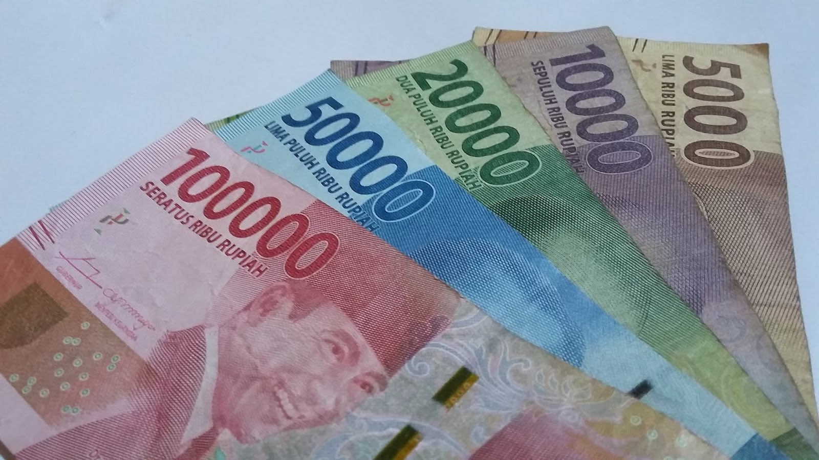 Hal Hal Yang Perlu Di Perhatikan Sebelum Menukar Uang Di Bank Akumautau7