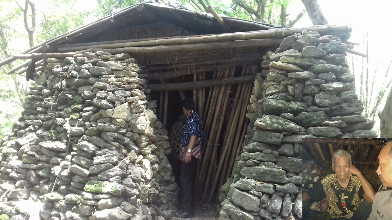 Tinggal Di Rumah Batu, Mbah Yatiman Hidup Sebatang Kara Di Pinggir