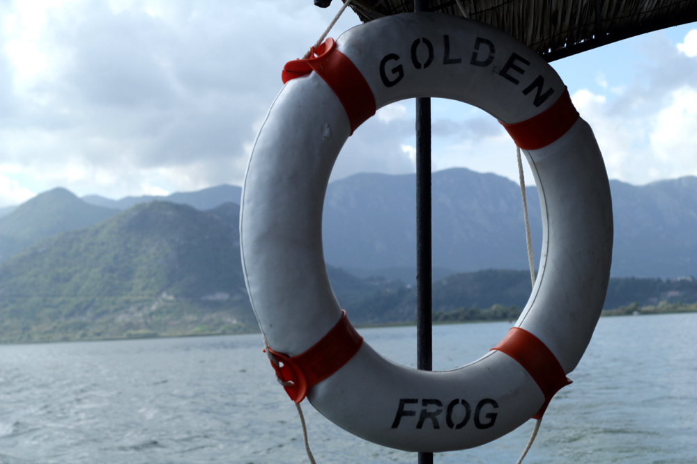 BLOG-MODE-HOMME-VOYAGE-Lifestyle-montenegro-skadar-lake-lac-golden-frog-cruise-croisiere-chataigne-d-eau-nationl-park-icredible-landcape-nature