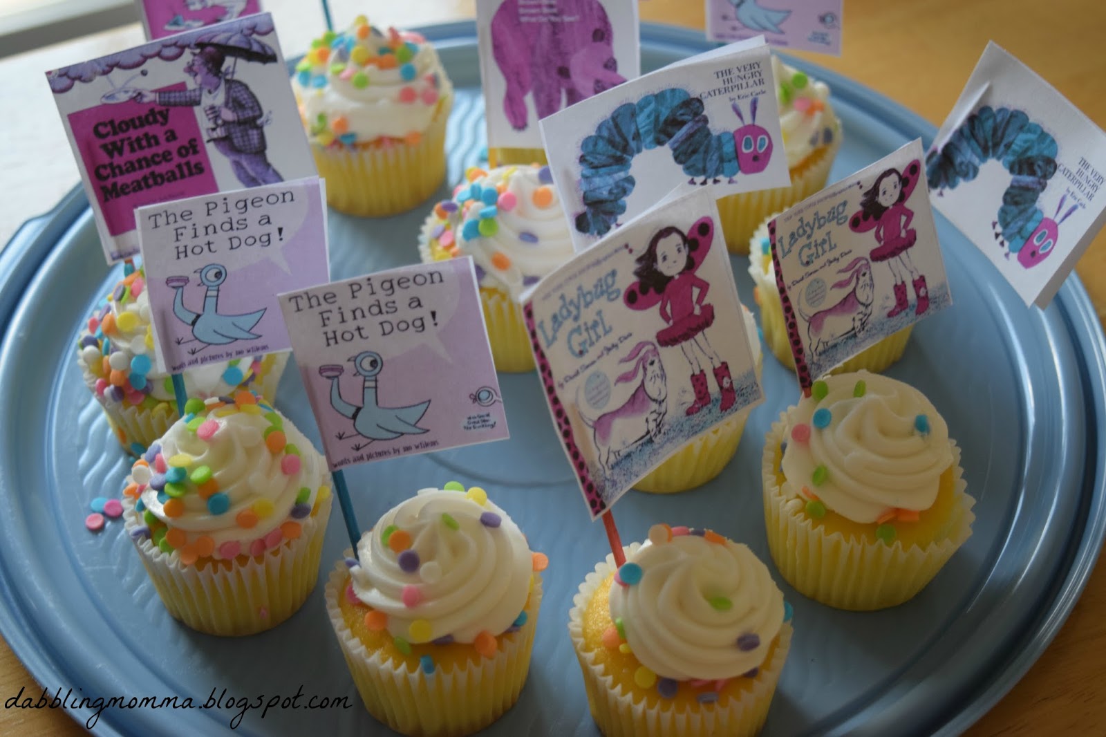 Dabblingmomma Book Theme Cupcakes