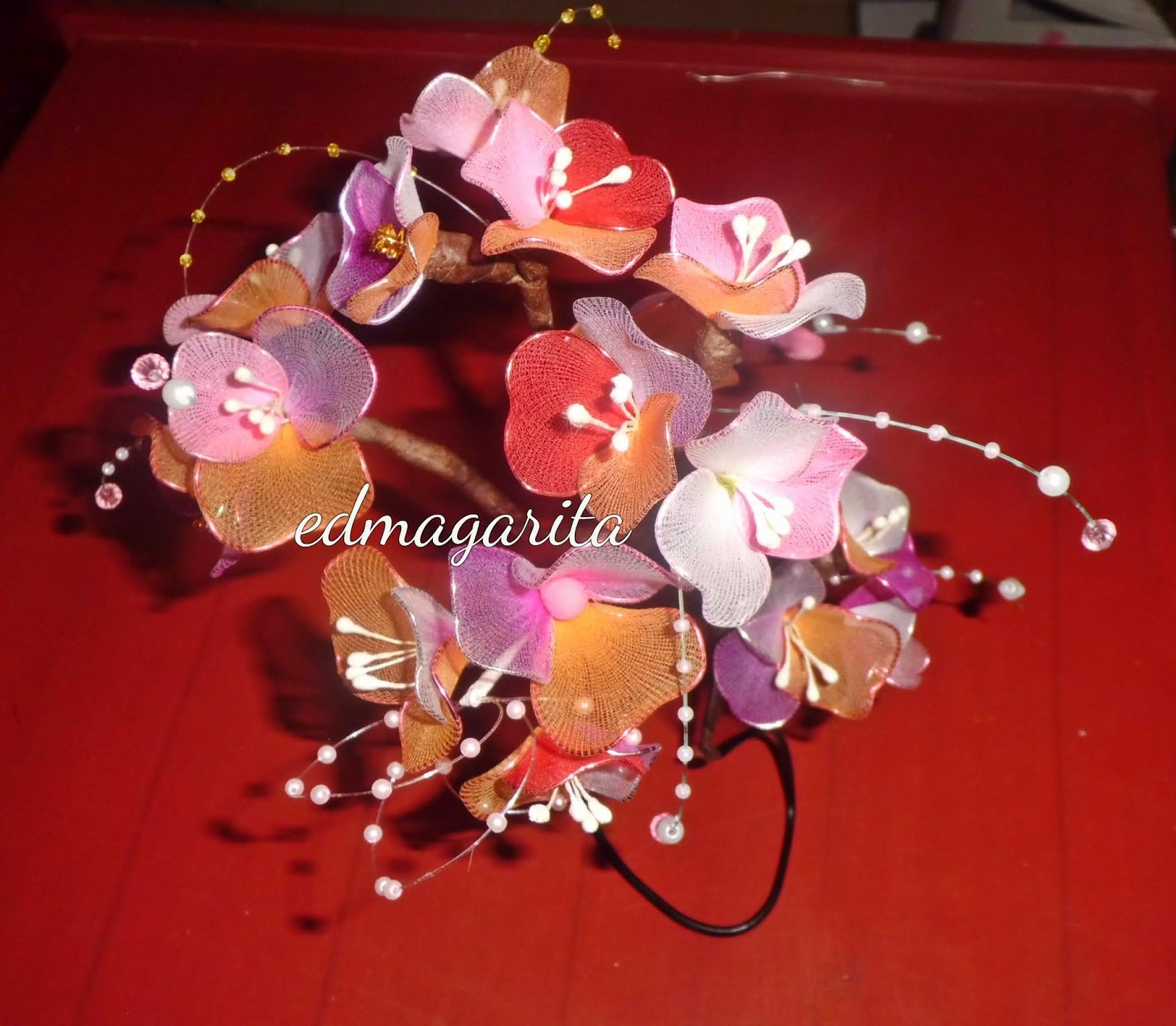 Arte Manual Arreglo con flores de nylon para escritorio Paso a paso