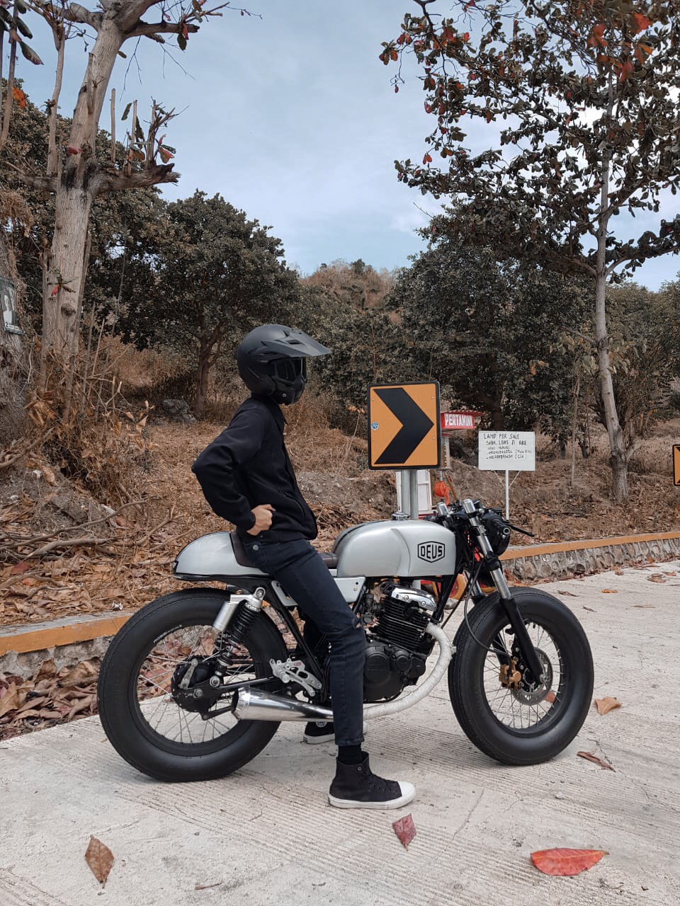 Thunder Rasa Moge Cafe Racerkustomgaras Network Kustomgaras Com 2019