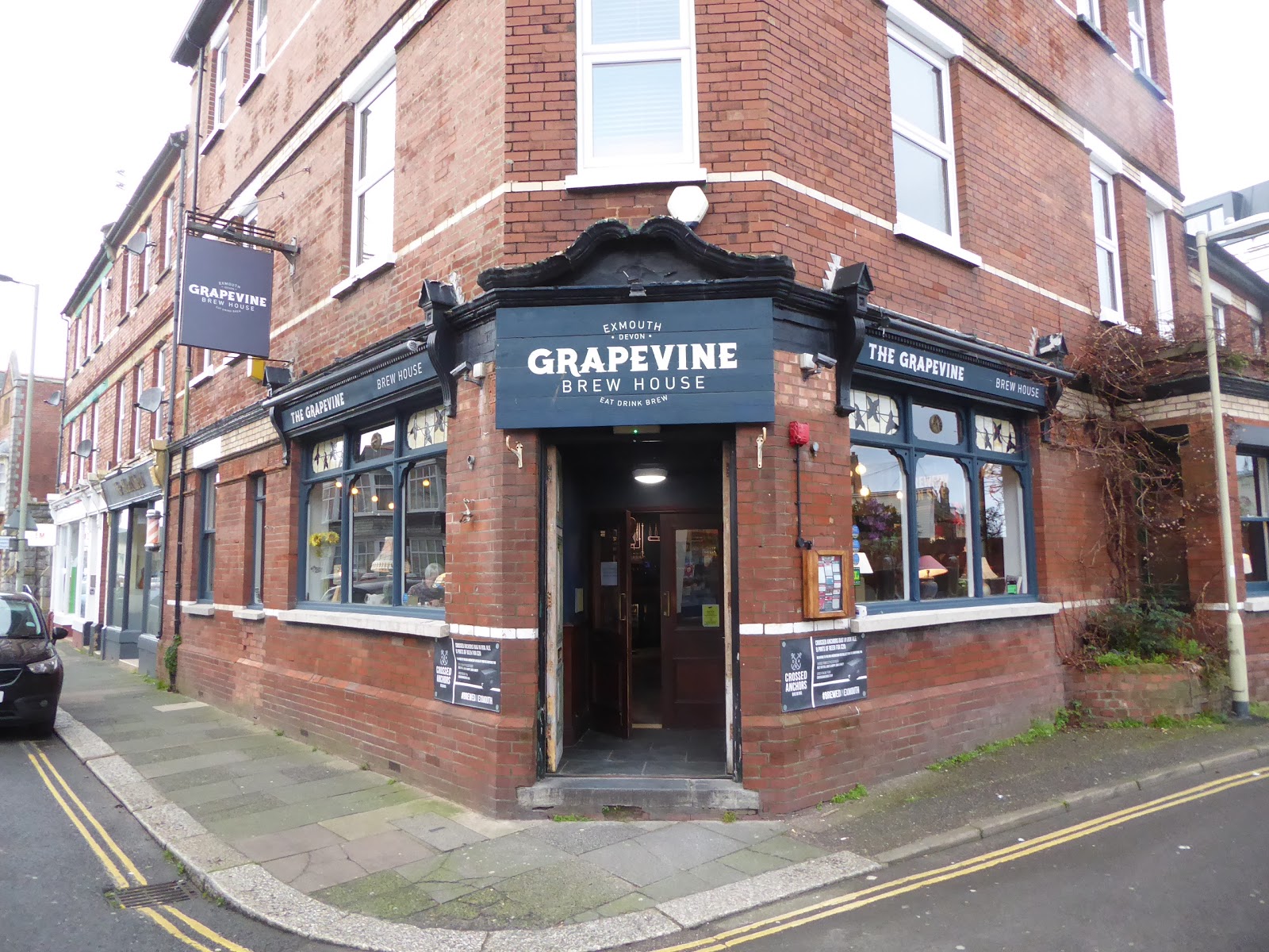 Prop Up the Bar Exmouth Pub Excursions