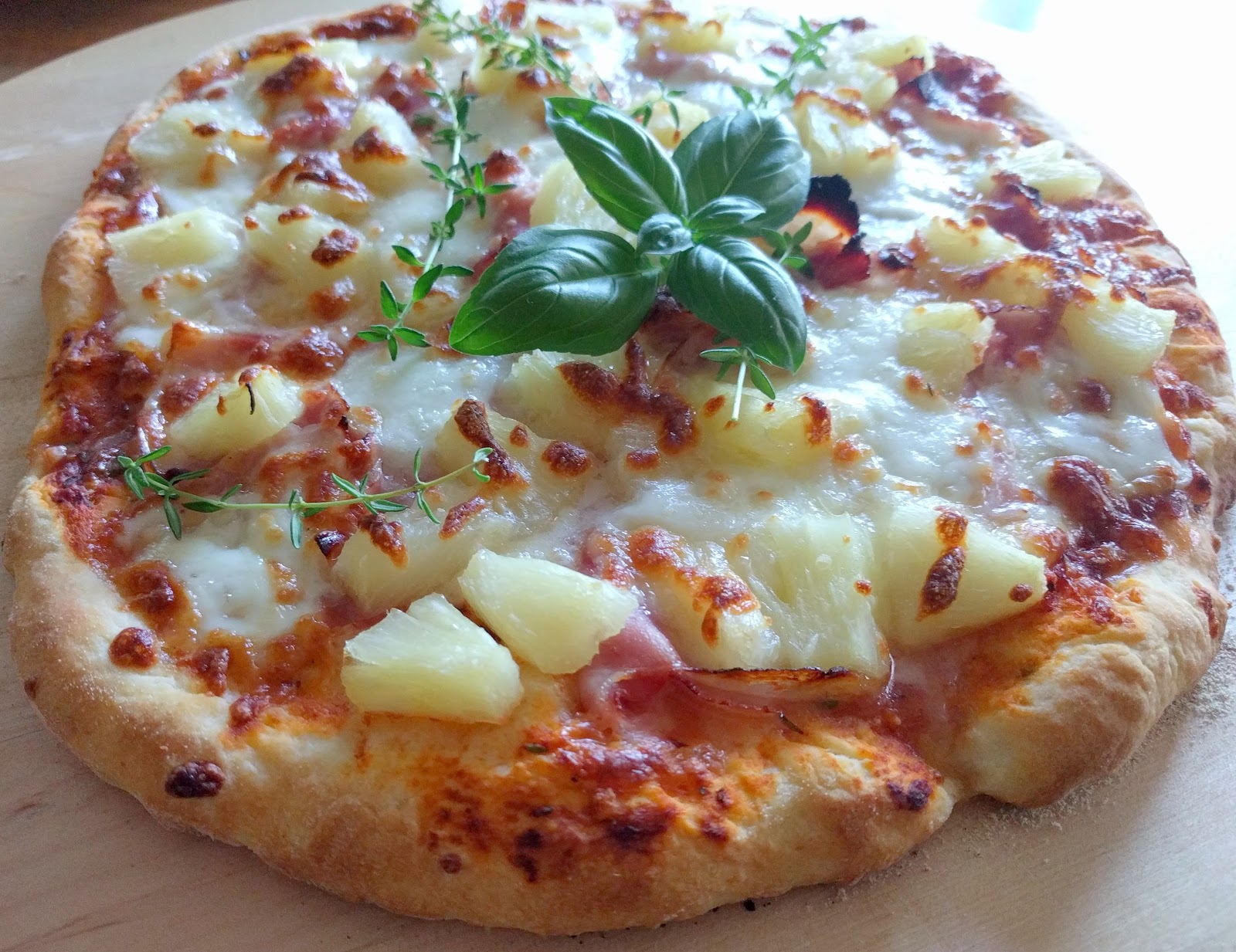 - Thunfisch Pizza &amp; Pizza Hawaii
