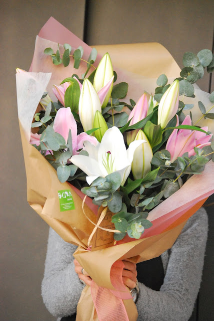 comprar online flores de lilium diseños de ramos de flores