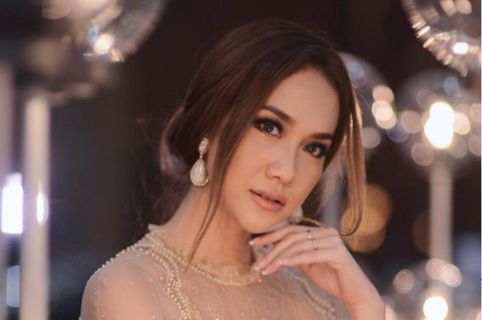 DOWNLOAD KUMPULAN LAGU BUNGA CITRA LESTARI TERNEW MP3 LENGKAP 2019