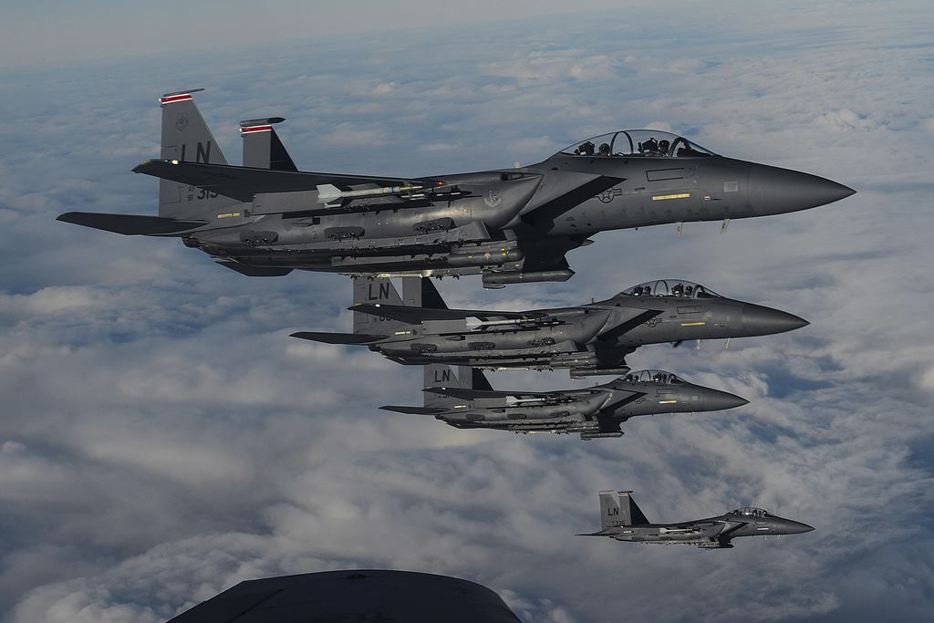 F 15 фото