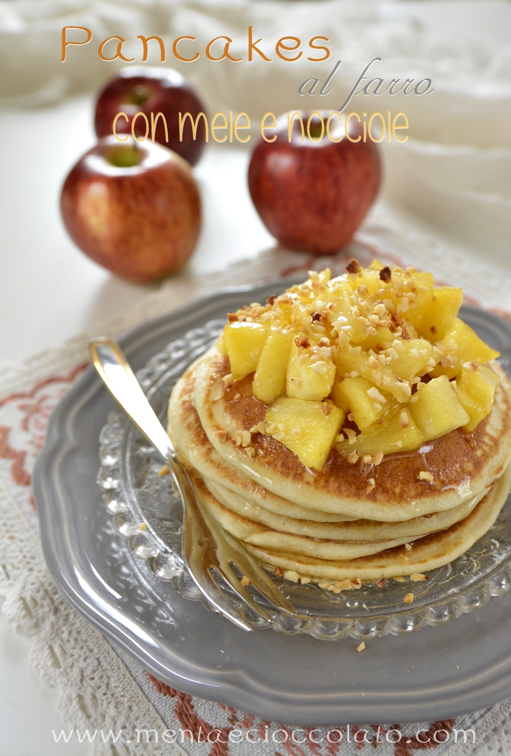 Menta e Cioccolato Pancakes al Farro con mele e nocciole tostate con