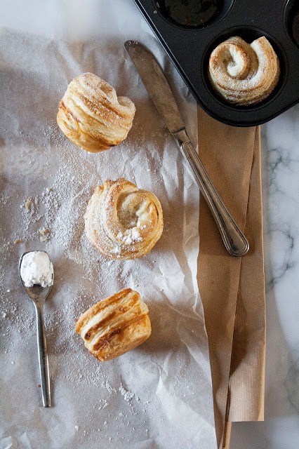 Cruffin alla marmellata, la ricetta veloce con la pasta sfoglia pronta