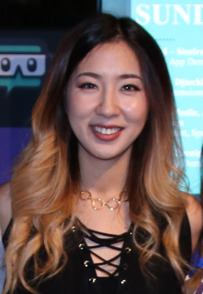 fuslie facts profile Fuslie bio twitch worth weight age height her
