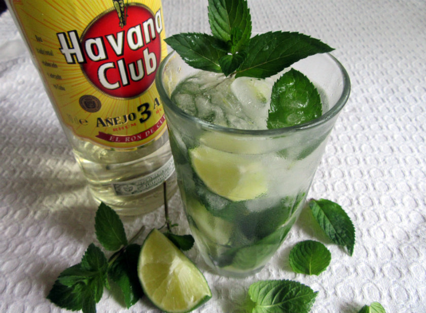Cuban mojito by Laka kuharica: Top up with crushed ice