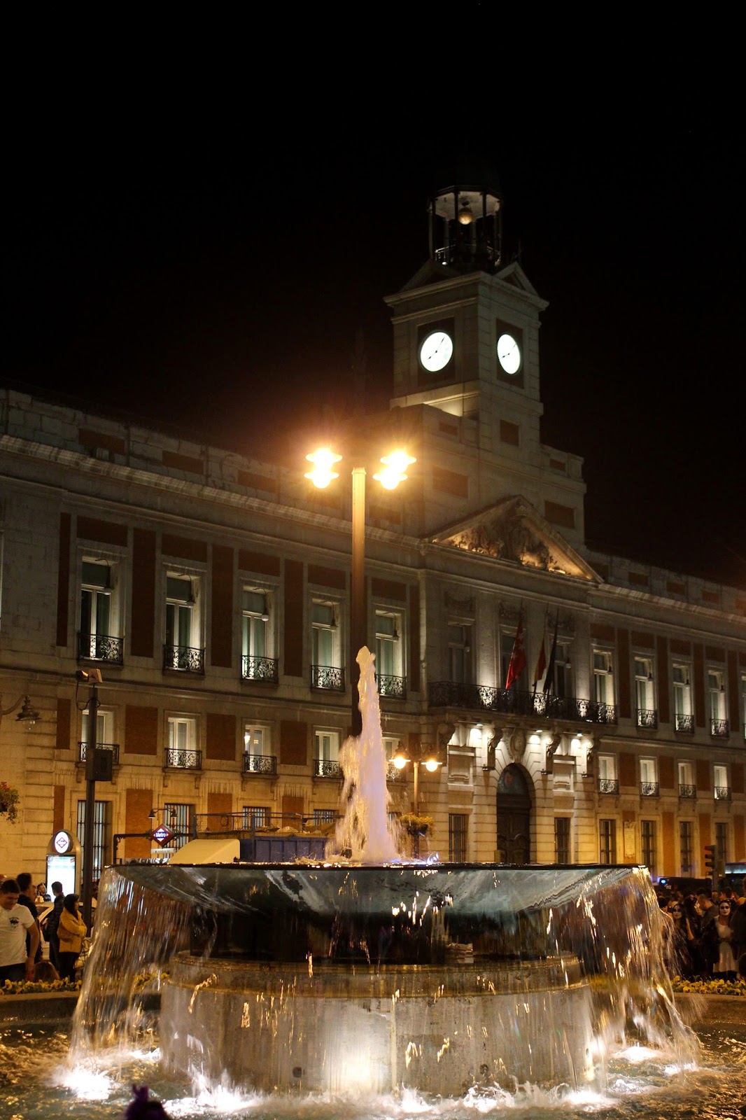 Puerta del Sol iluminada. Madrid