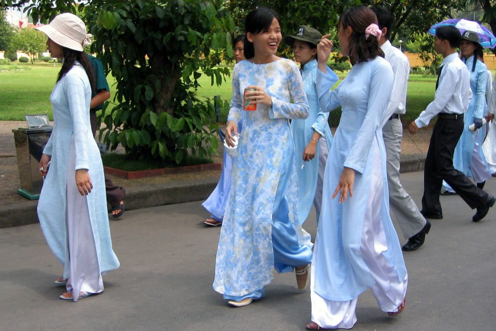 Вьетнамский мужской костюм