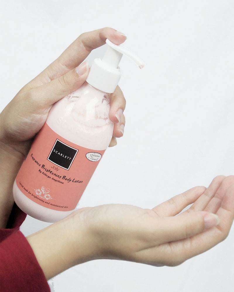 Review Scarlett Whitening Body Lotion Jolly b e l l a ' s