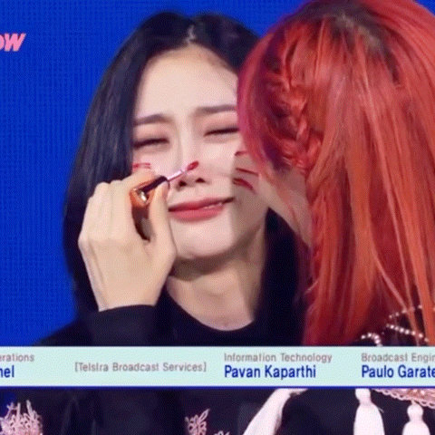 어제 1위하고 상반된 반응을 보인 러블리즈 멤버들 | 인스티즈