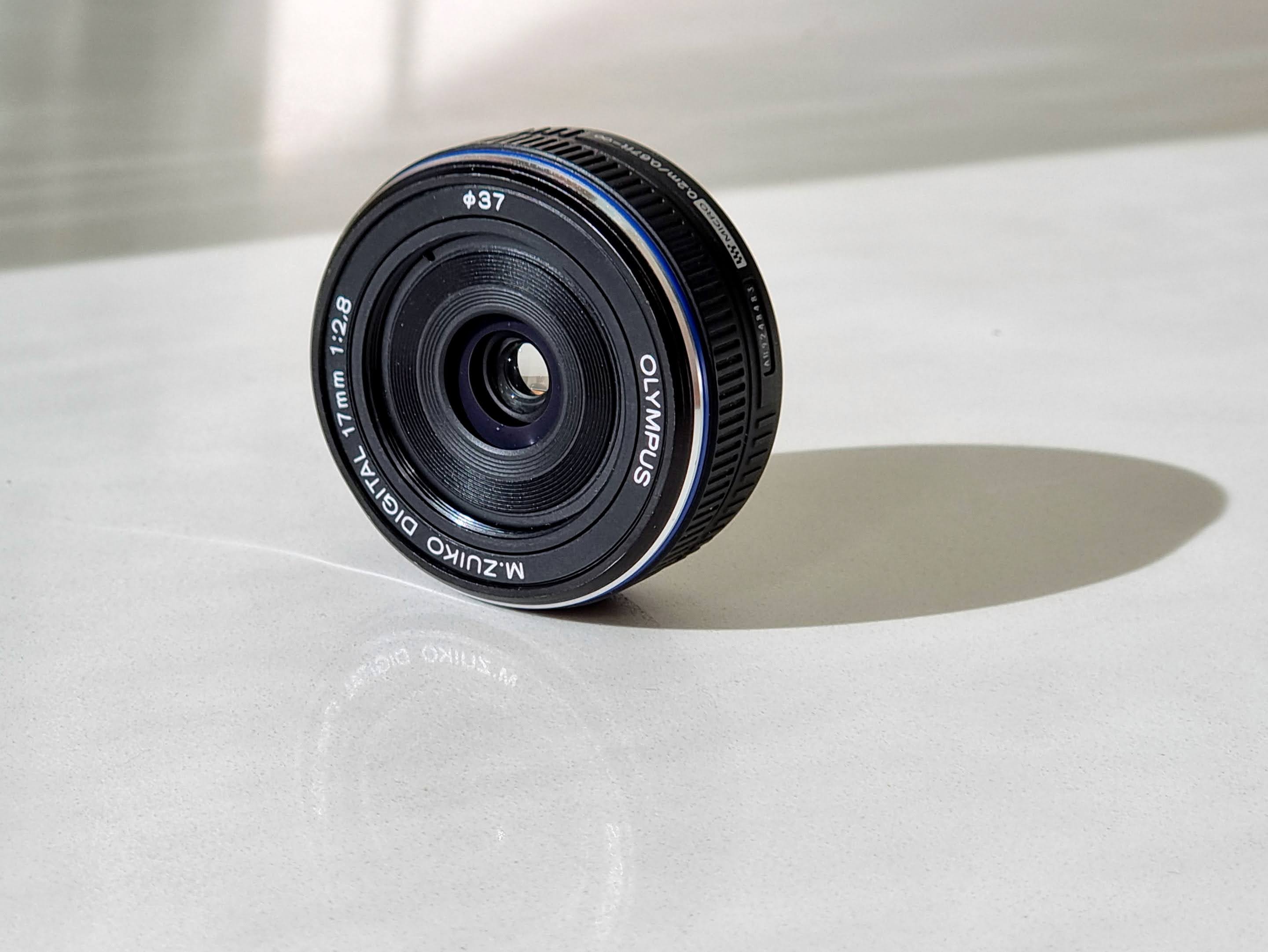 ROBIN WONG : Olympus M.Zuiko 17mm F2.8 Pancake - Tiny Flawed Gem!