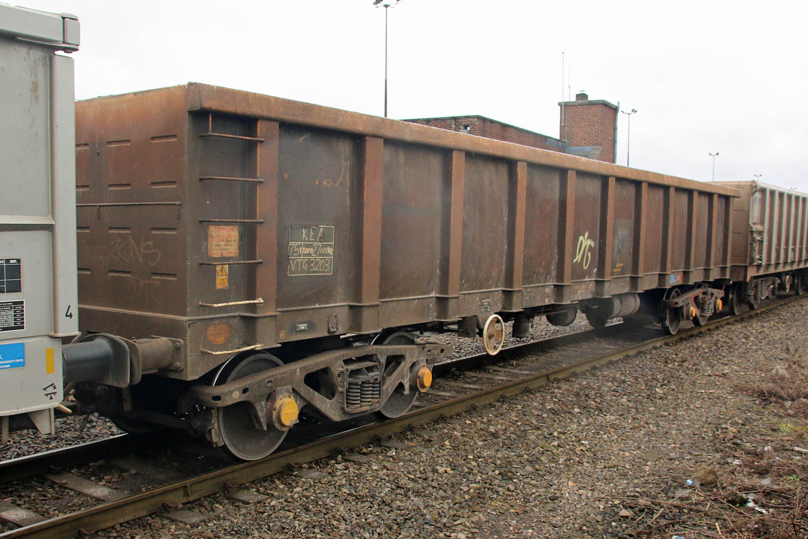 47s and other Classic Power at Southampton Mendip Rail box wagons into
