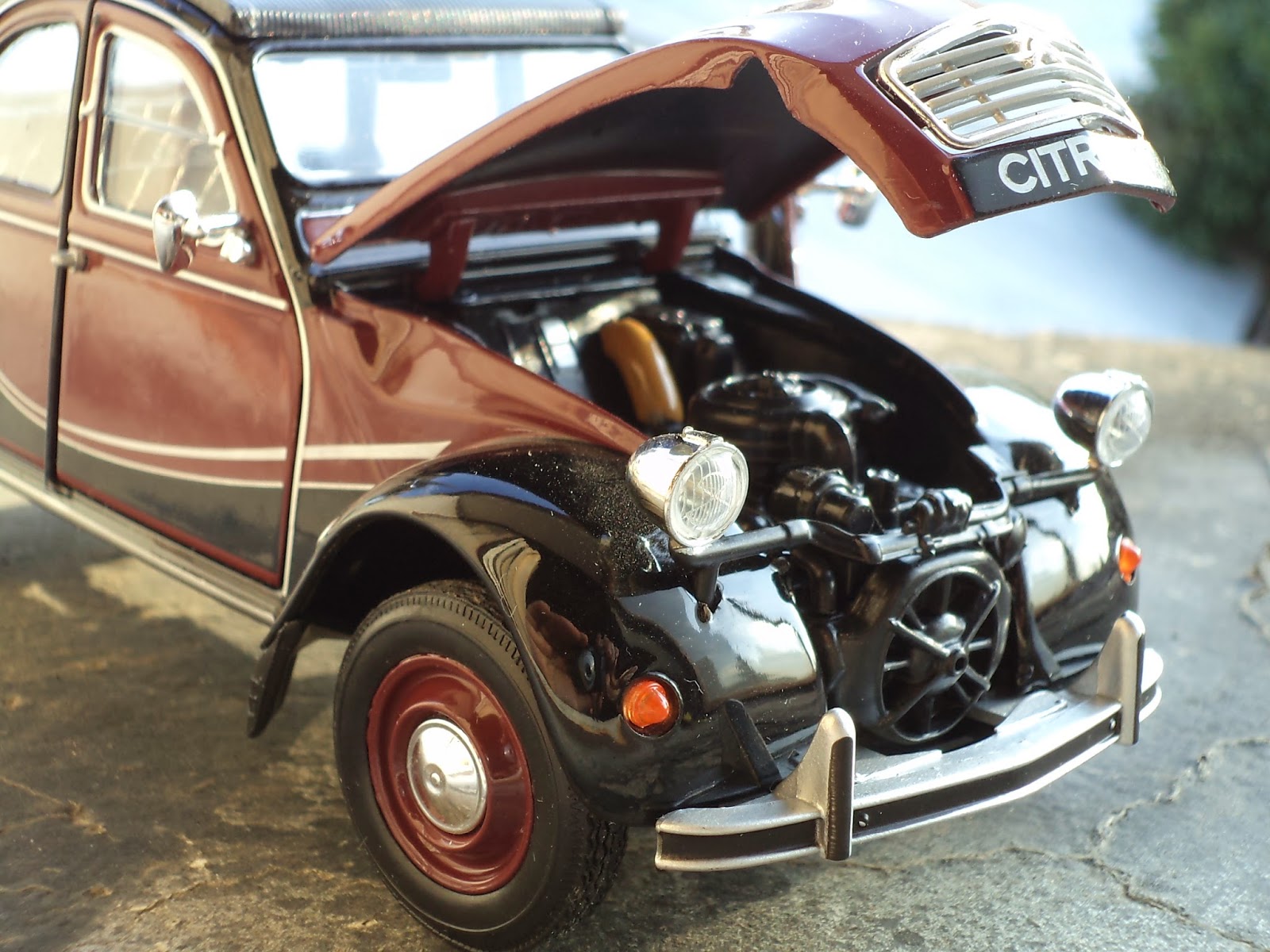 Maquette voiture : Kit : Citroën 2 CV Charleston - Jeux - Jouets