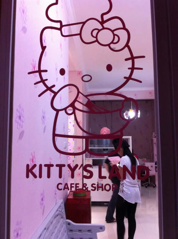 Sweet Lovely Journey Hello Kitty Cafe