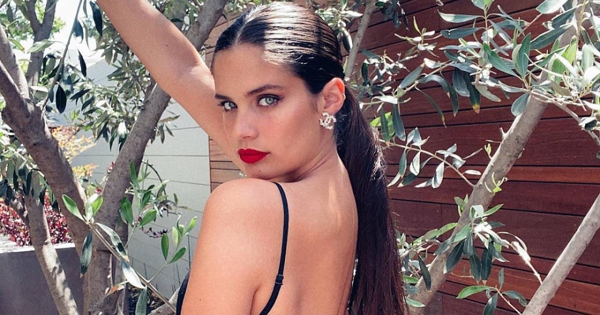 CelebPot: Sara Sampaio – Posing for @harpersbazaarus
