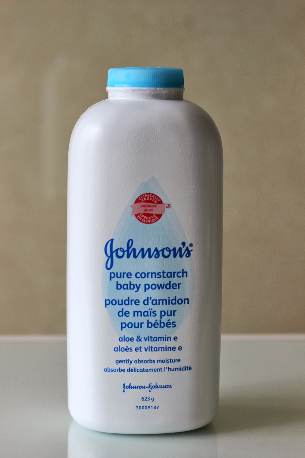 My All-Natural Dry Shampoo: Johnson's Pure Cornstarch Baby Powder | Loves Beauty