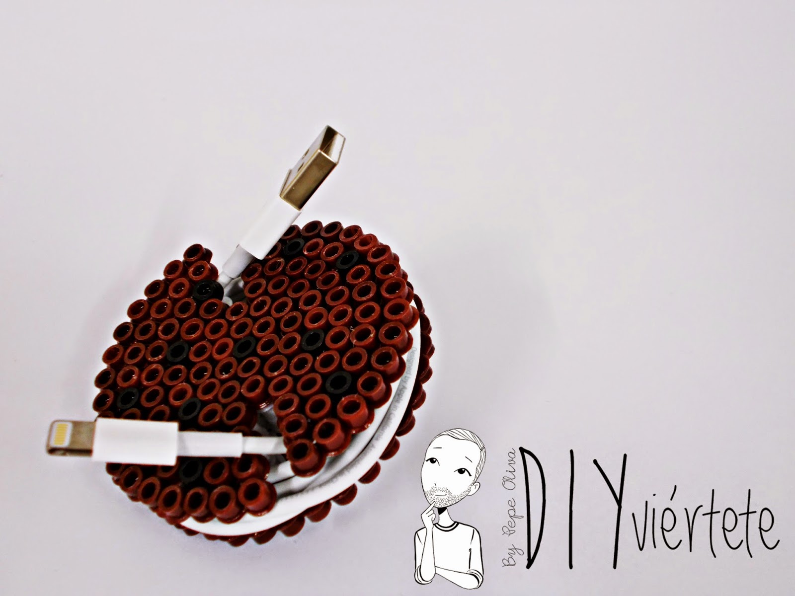 DIY-Hama Beads-ideas-galleta-cookie-guarda auriculares-cables-organizador-1