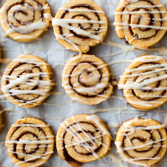 Cinnamon Roll Cookies #dessert #christmas
