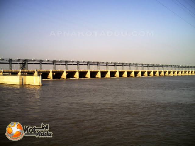 Taunsa Barrage