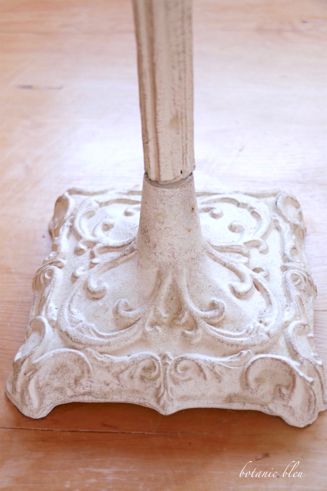 french-style-white-scroll-design-base