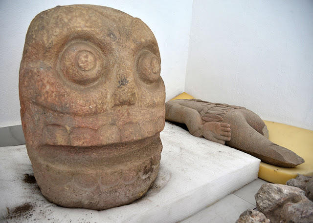 Archaeologists find Mexico temple to god of skinning sacrifices Archaeologists find Mexico temple to god of skinning sacrifices