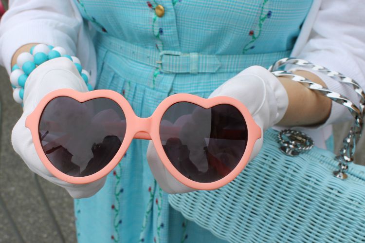 A Vintage Nerd, Heart Sunglasses, 1960s Heart Sunglasses, Vintage Blog, Vintage Sunglasses, Retro Fashion Blog, Vintage Fashion Blog