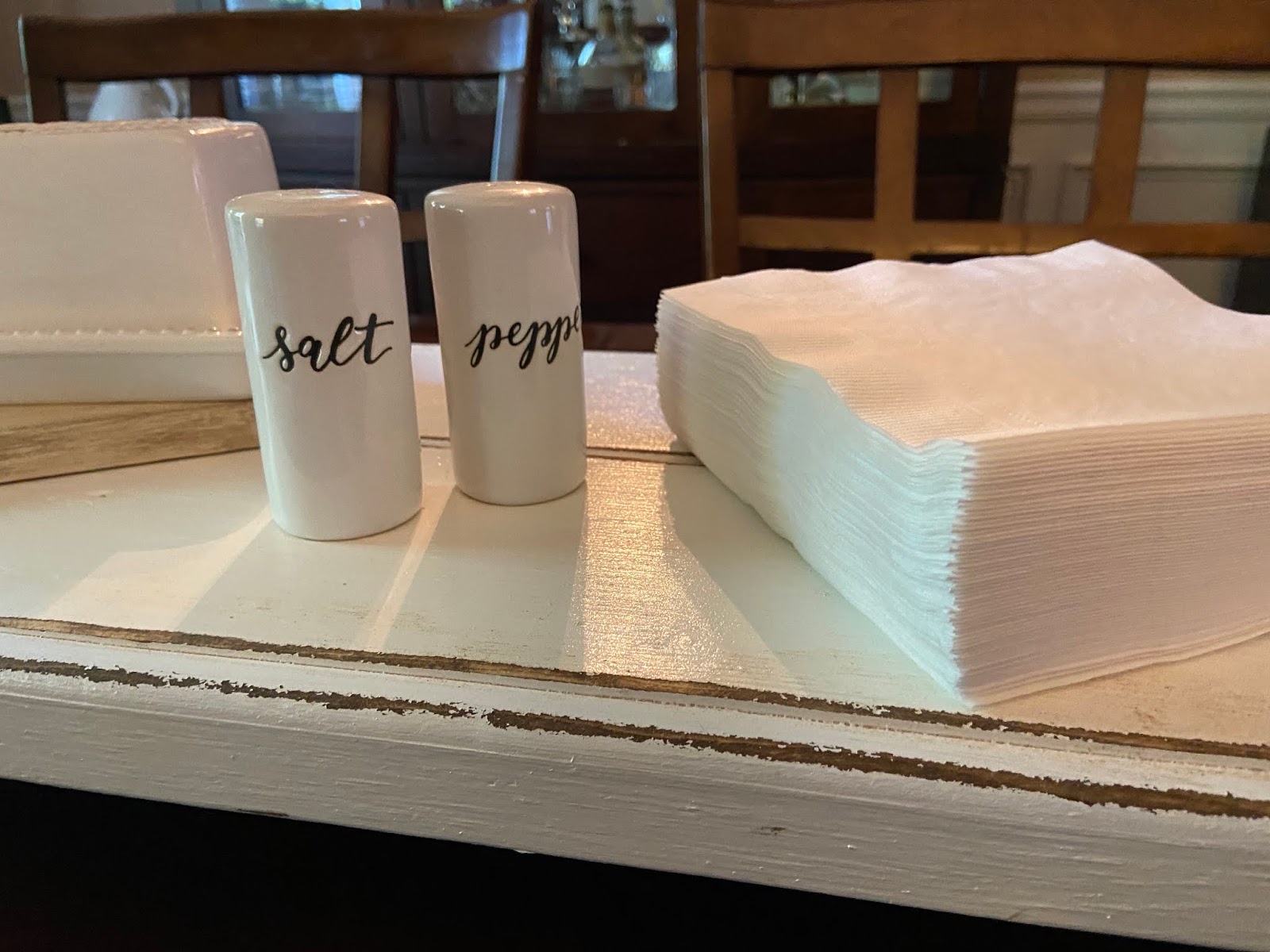 Simple Dining Room Table Decor - My Glittery Heart