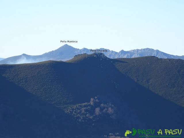 Peña Manteca y Peña Cruzada desde el Lobiu