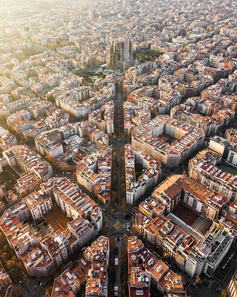 A Fascinating Photo Series 'Barcelona from Above'