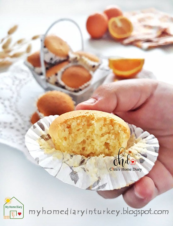 BOLU KERING JERUK (dengan video) / Indonesian vintage orange mini cake with video. | Çitra's Home Diary. #bolujadul #orangecake #foodphotography #minicupcakes #orangecupcake #bolukeringjeruk #indonesisch #resepbolukering