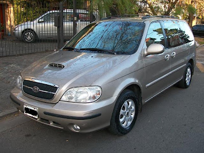 Kia carnival 2005 год