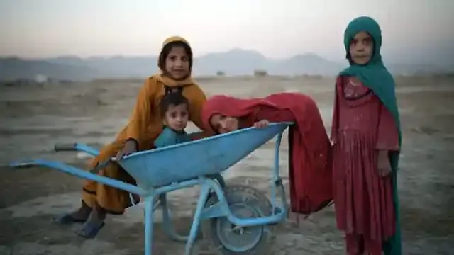 আফগানিস্তানকে শত কোটি ডলারের বেশি সহায়তার প্রতিশ্রুতি